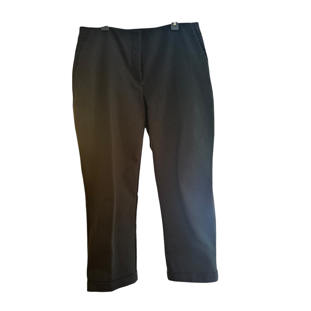 Chico's So Slimming Black cropped pants size 10